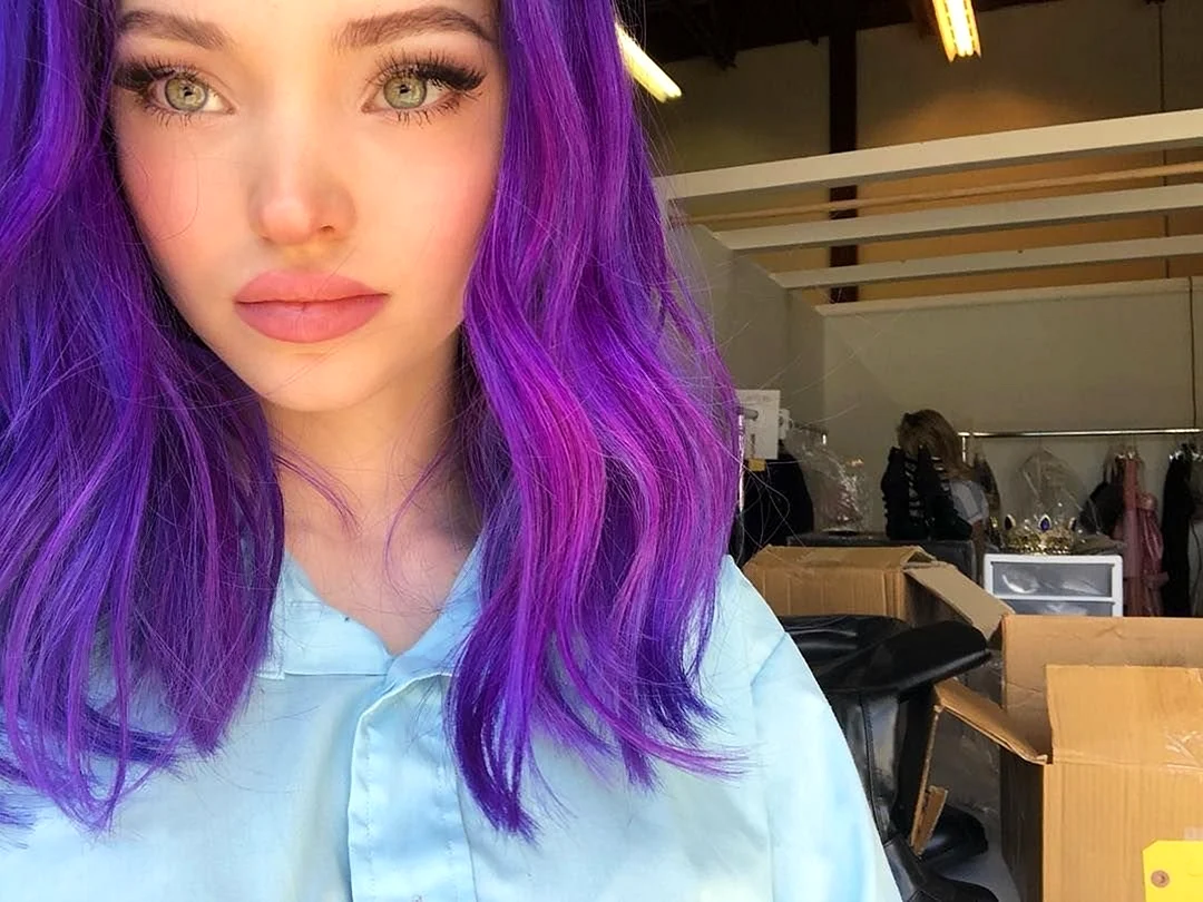 Дав Камерон фиолетовые волосы