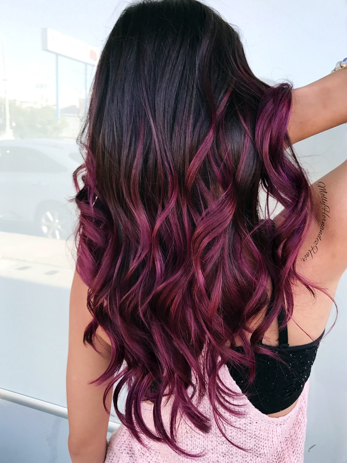 Фиолетово красное омбре на темные волосы