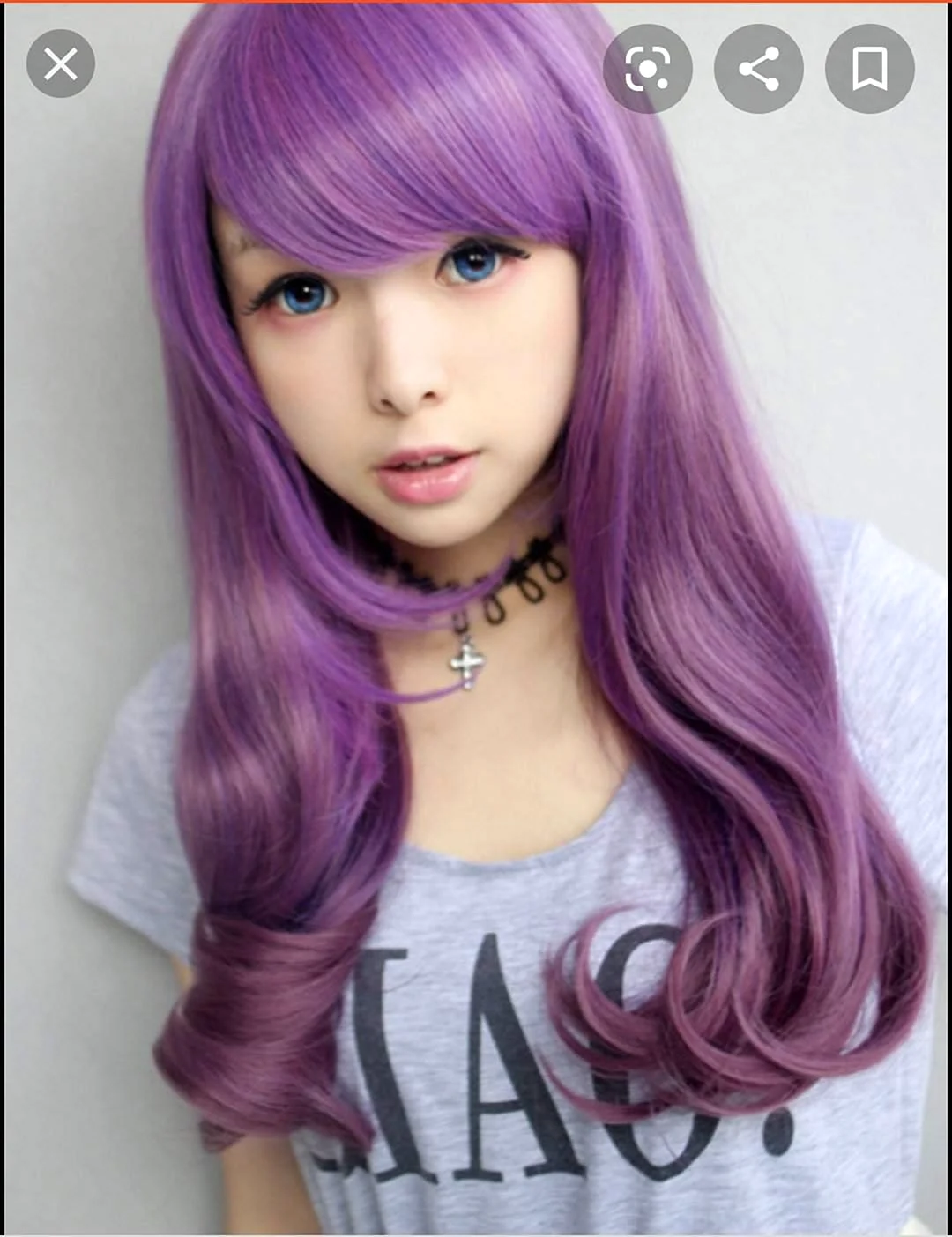Фиолетовые волосы с челкой