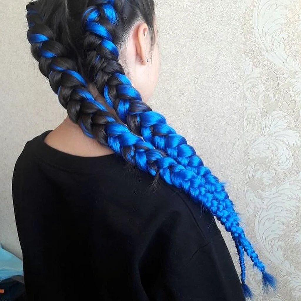 Голубой канекалон косы