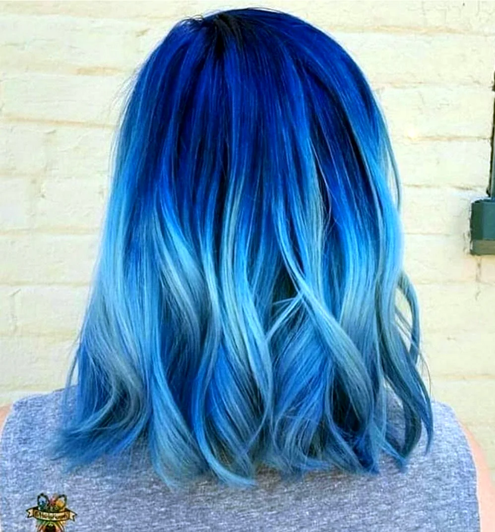 Голубые волосы