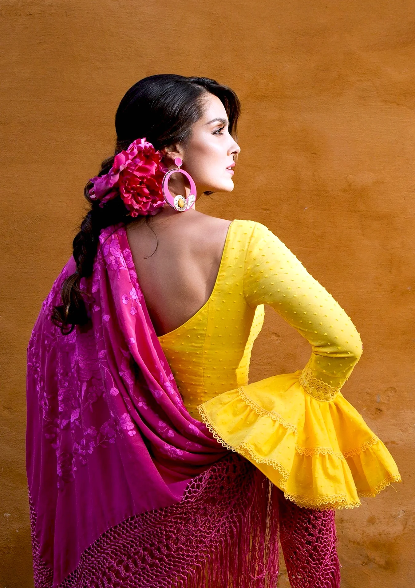 Испанка фламенко прическа