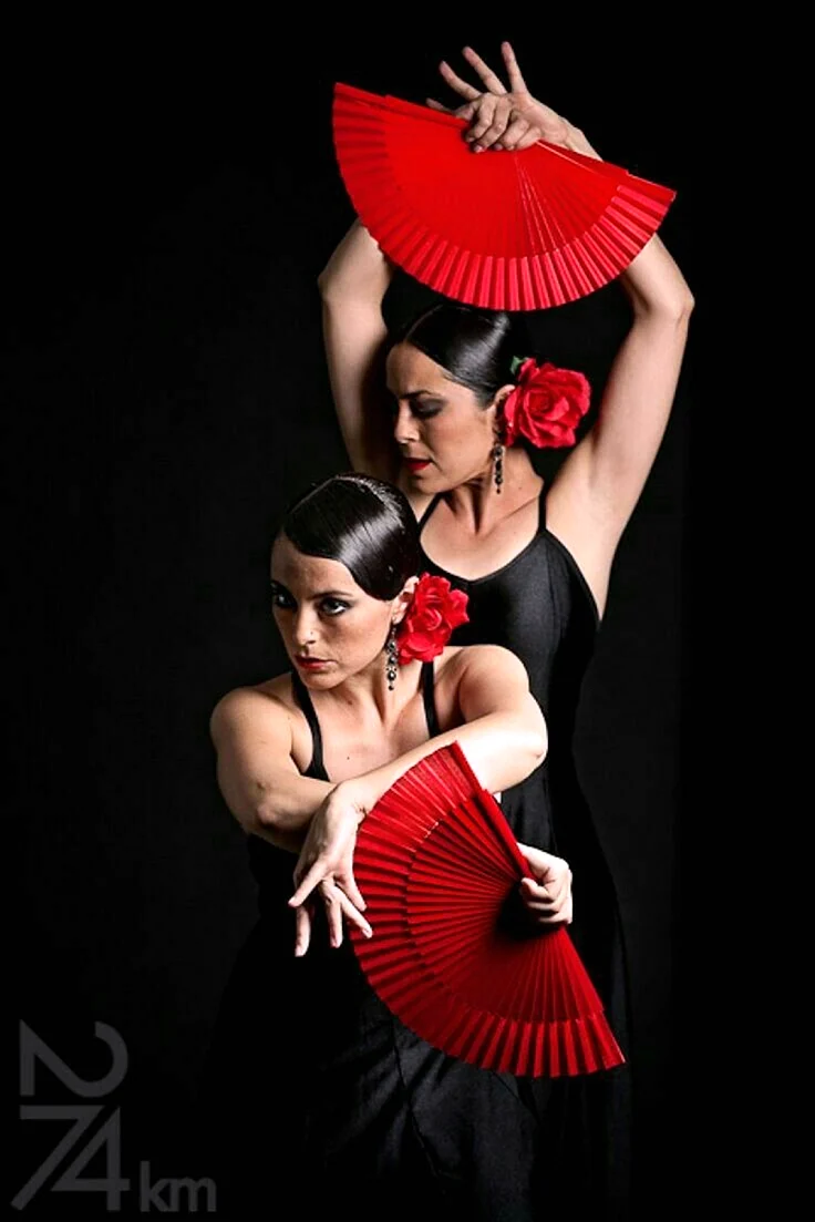 Испанский танец с веером фламенко