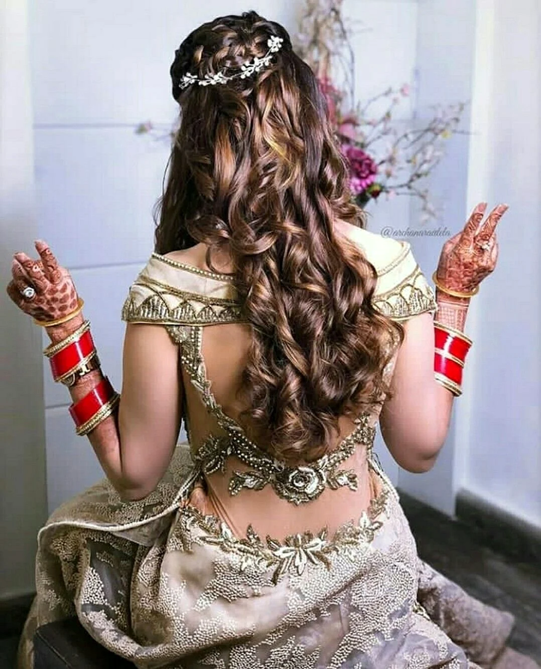 Красивые Свадебные индийские причёски на средние волосы