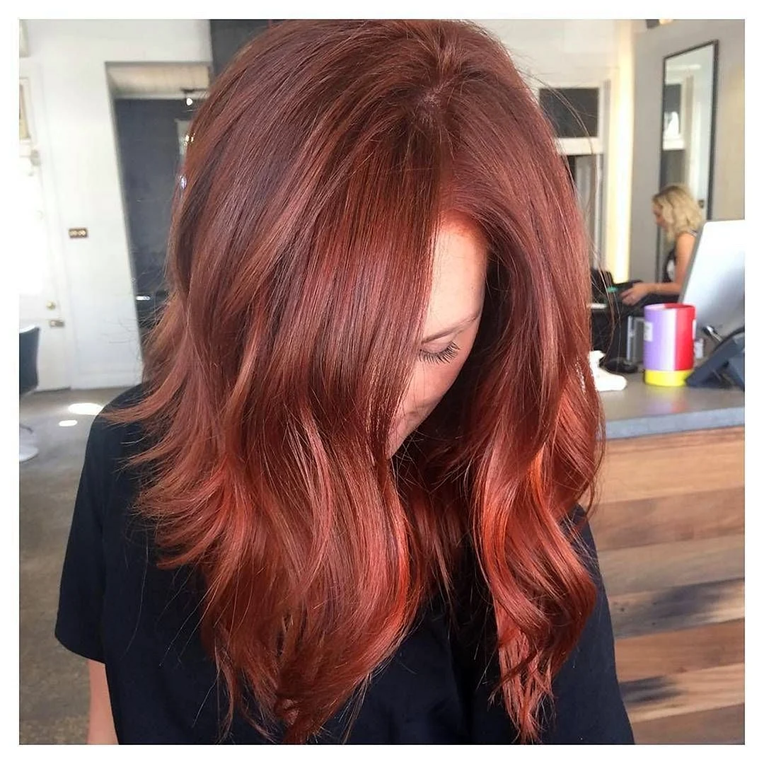 Красно-коричневый цвет волос