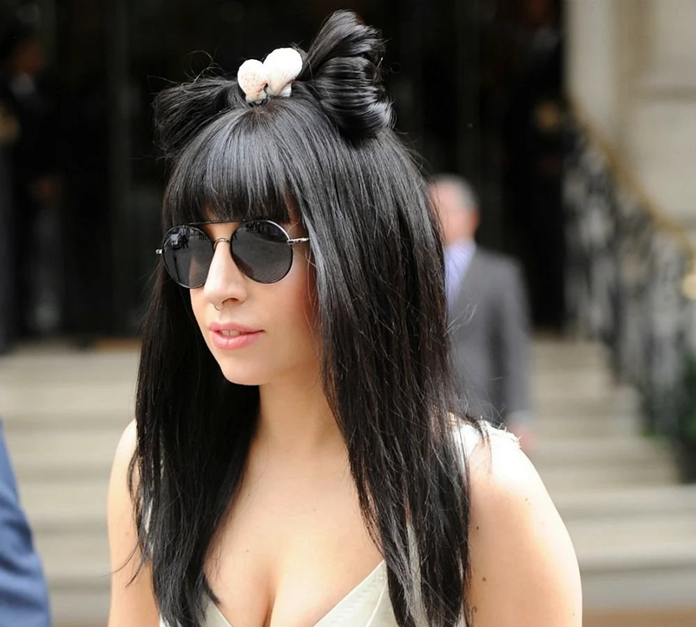 Леди Гага с черными волосами