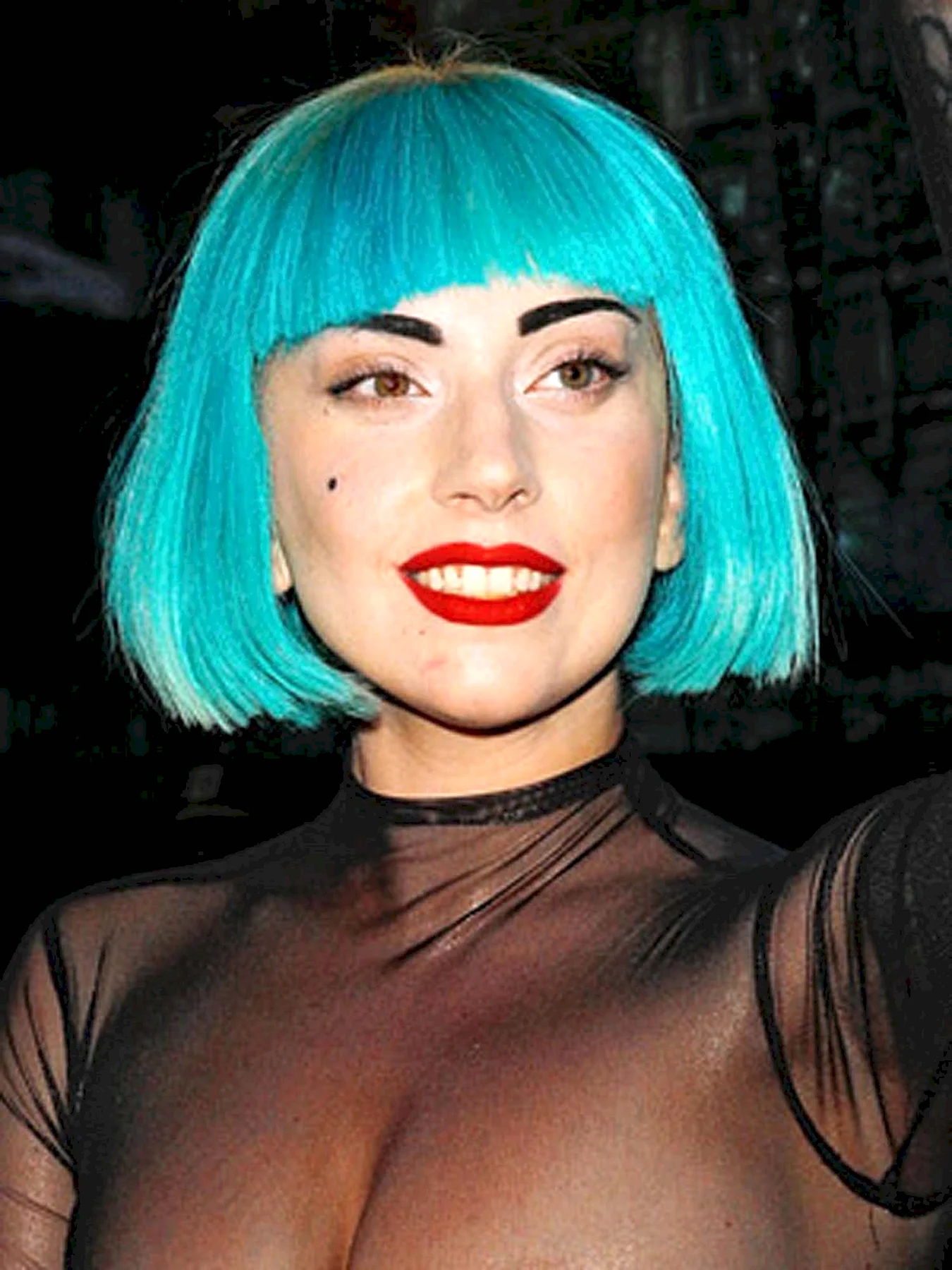 Леди Гага с синими волосами