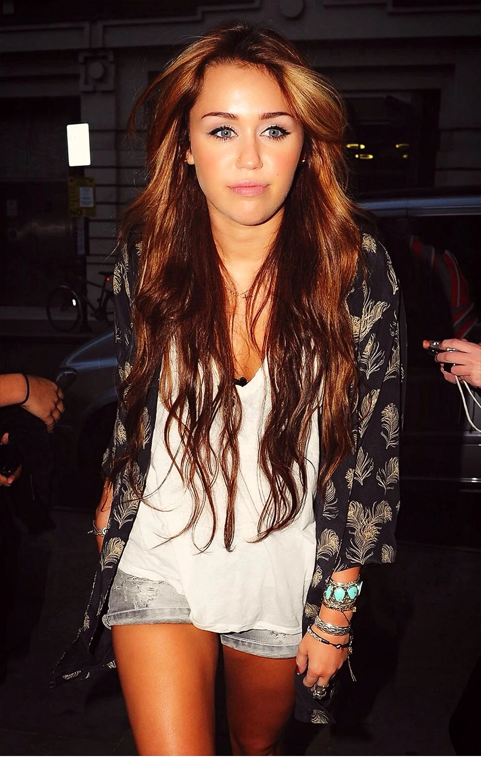 Miley Cyrus с длинными волосами