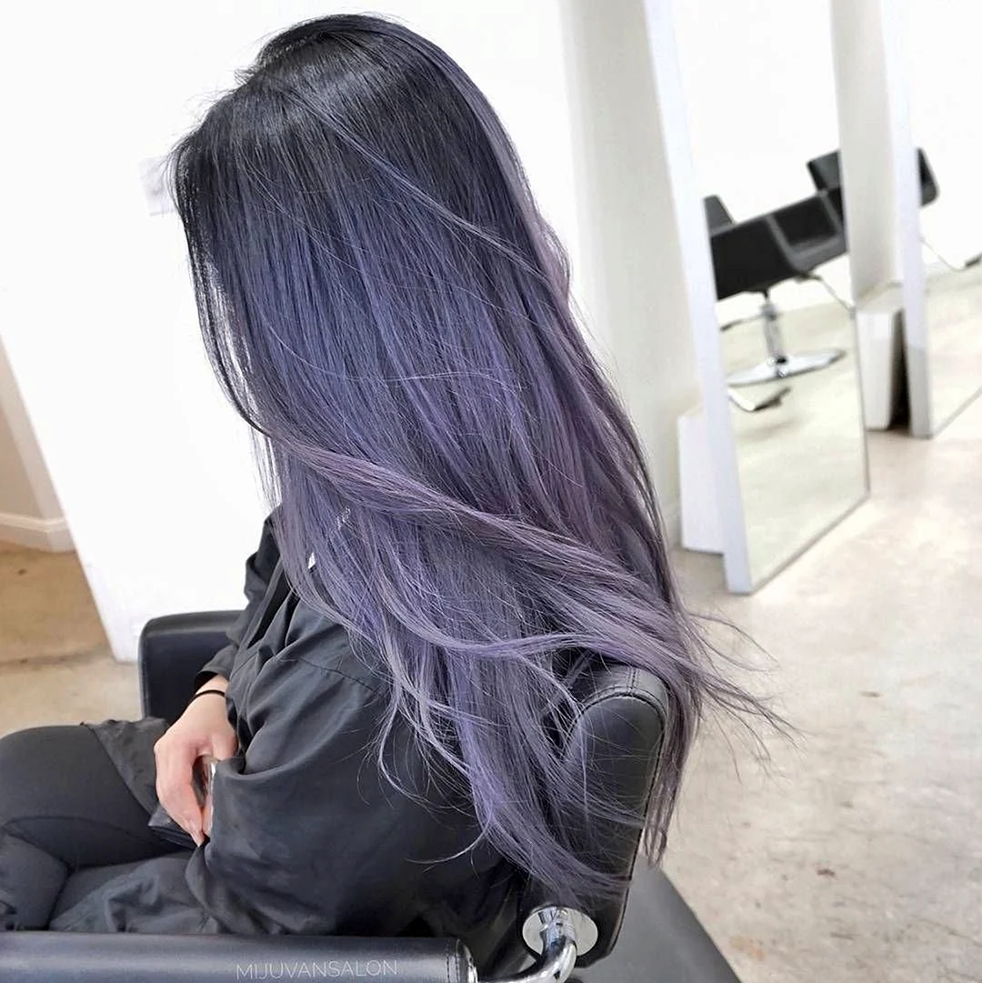 Пепельные волосы с фиолетовым оттенком
