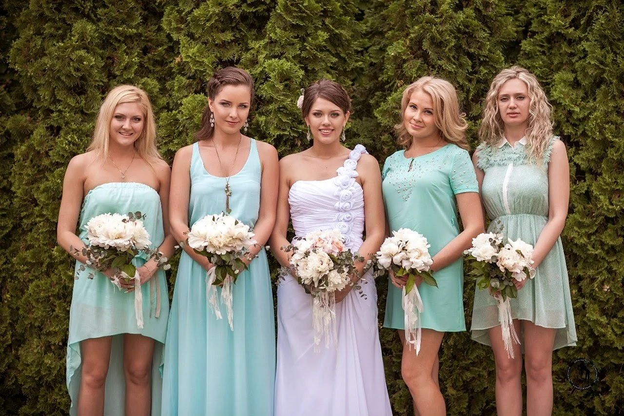 Прическа подружки невесты