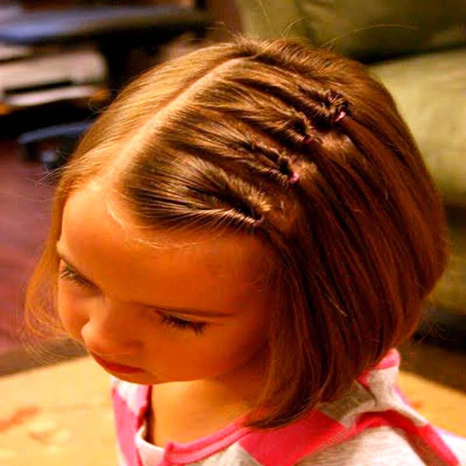 Причёски на короткие волосы для девочек