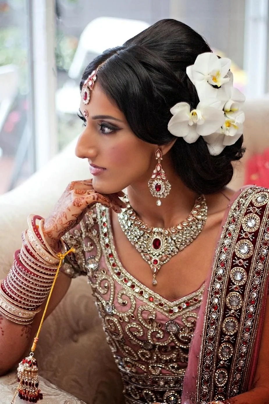Причоска индийских невест