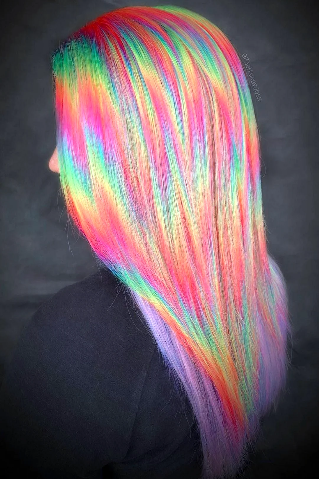 Радужные блики на волосах