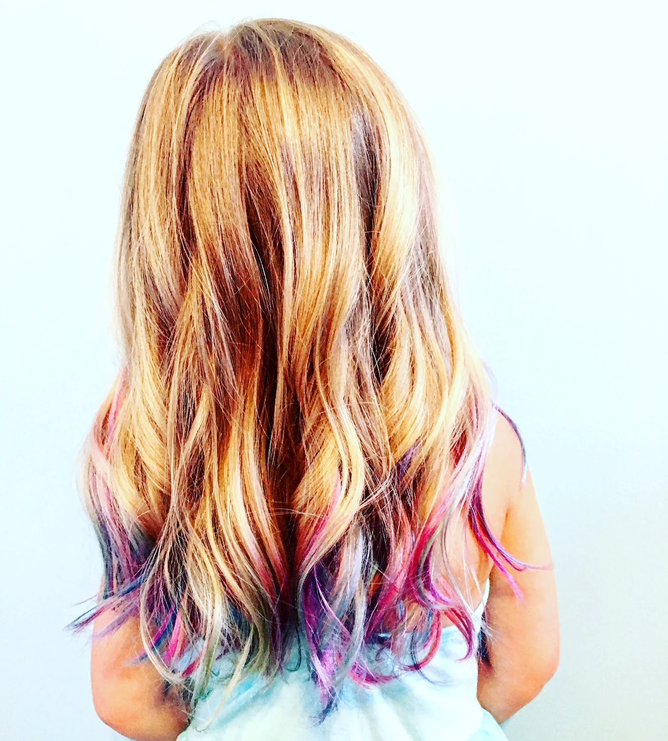 Разноцветные кончики волос