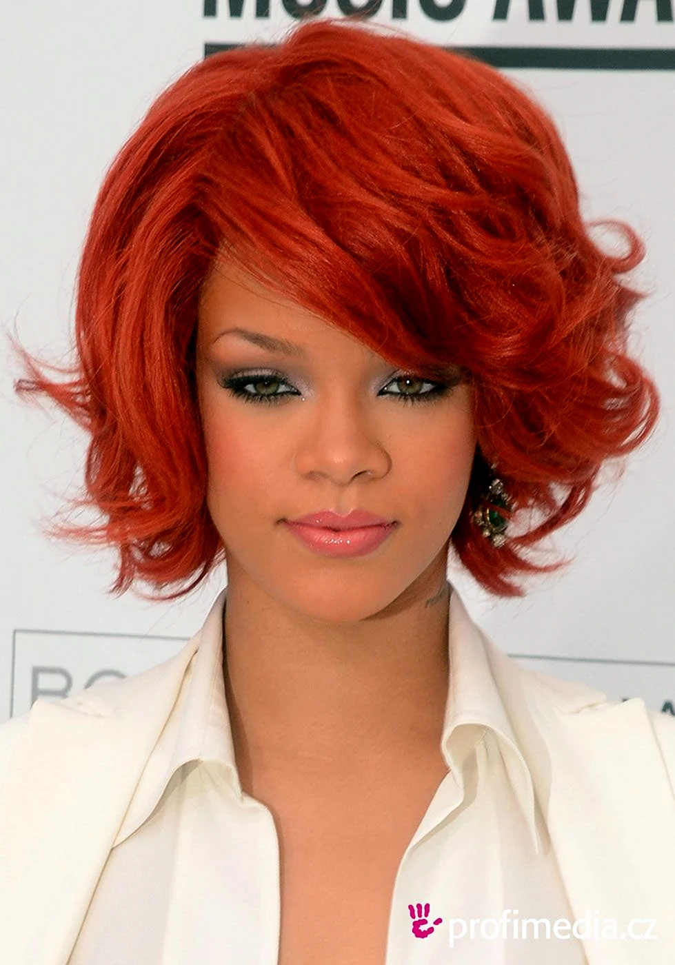 Rihanna Bob hair