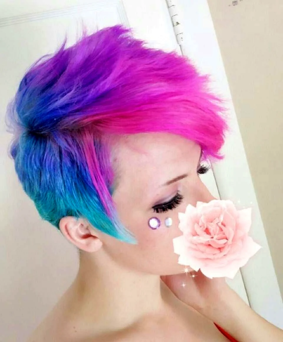 Розово голубое окрашивание волос на короткие