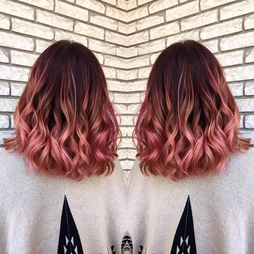 Розовые волосы на концах