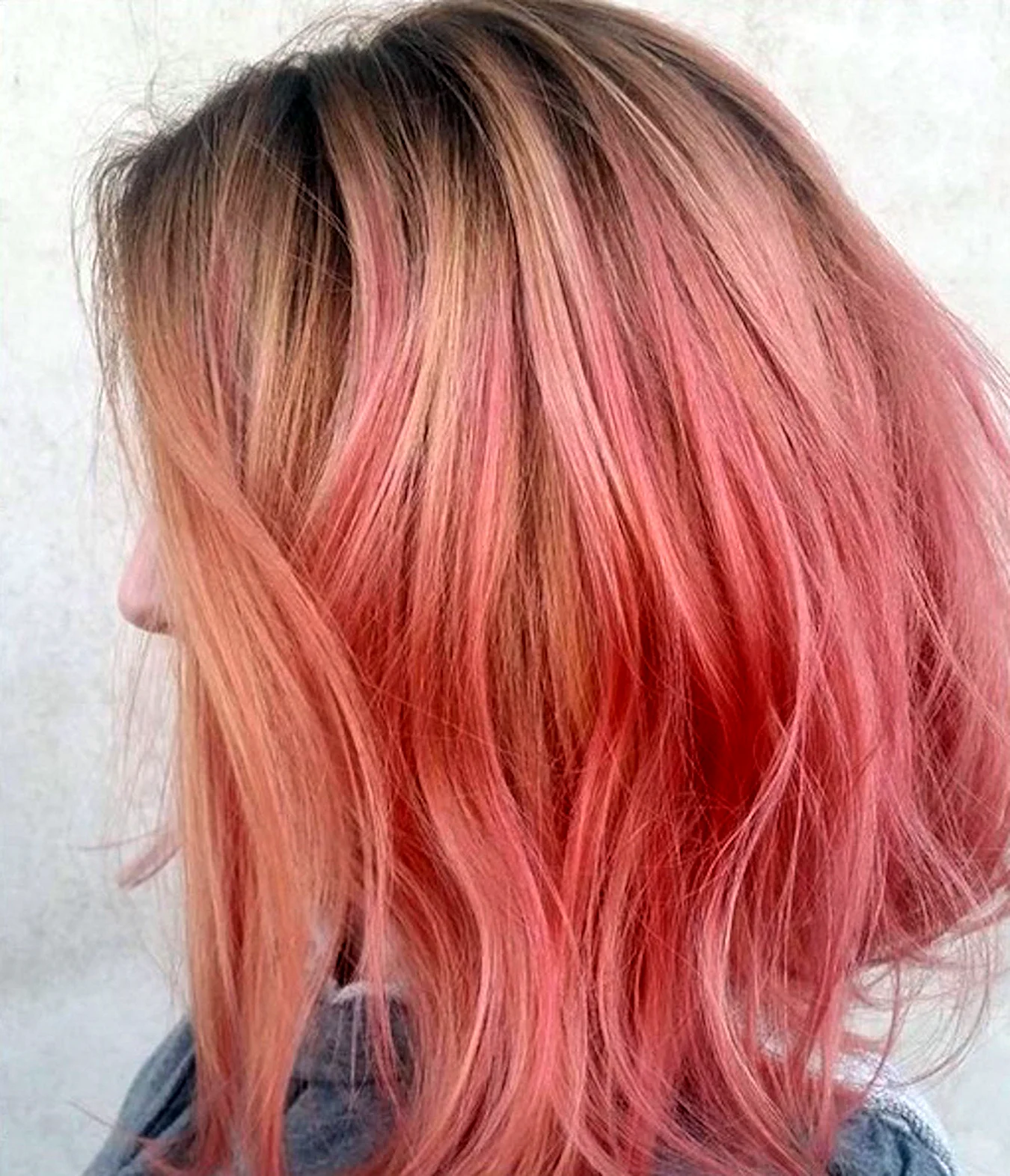 Розовые волосы на концах