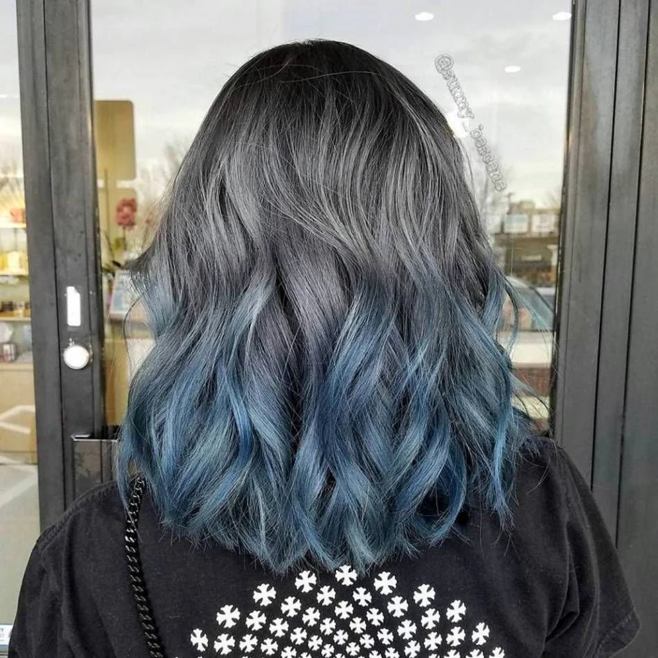 Серо синие волосы
