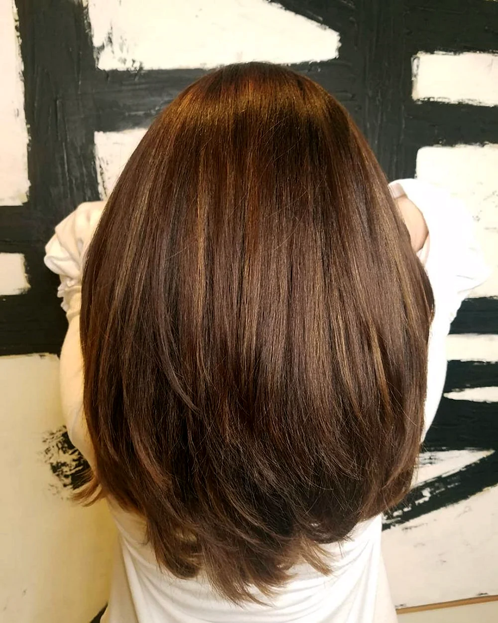 Шоколадный цвет волос каре