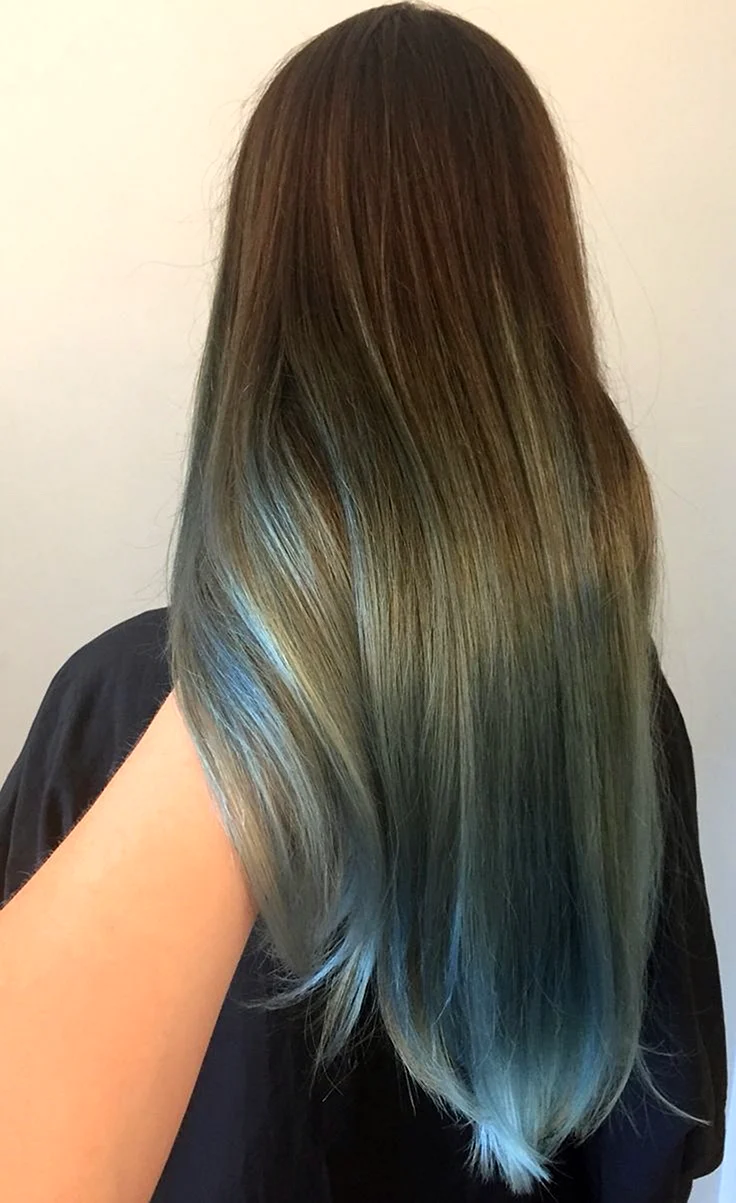 Синие волосы на русые