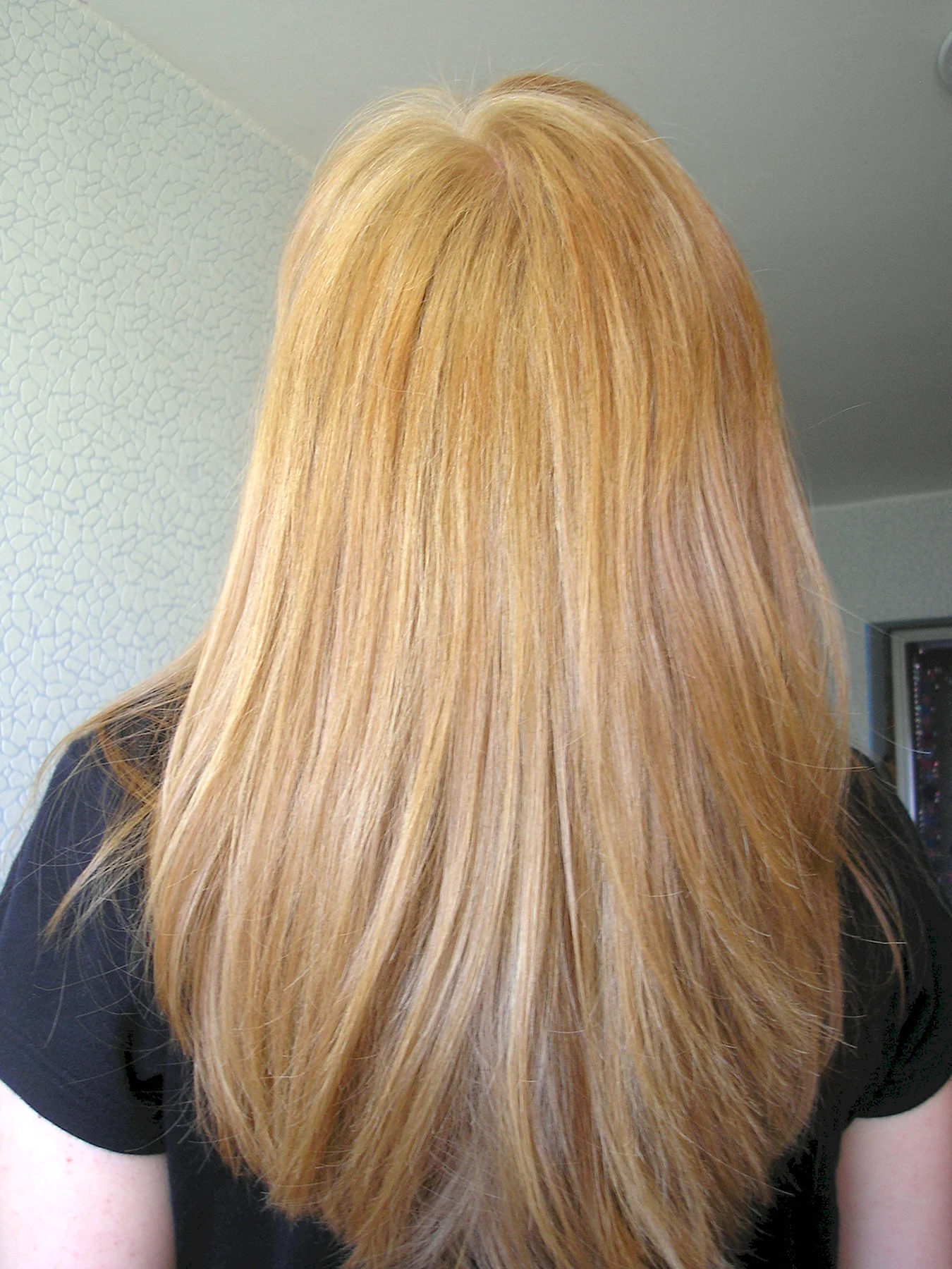 Стрижка полукругом на длинные светлые волосы