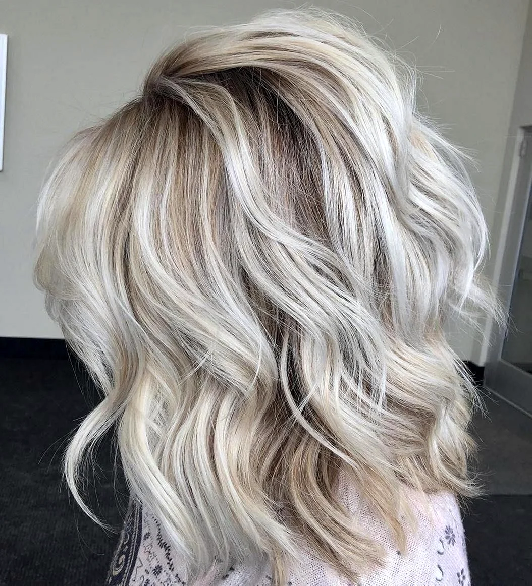 Супер модное окрашивание для блондинок на средние волосы
