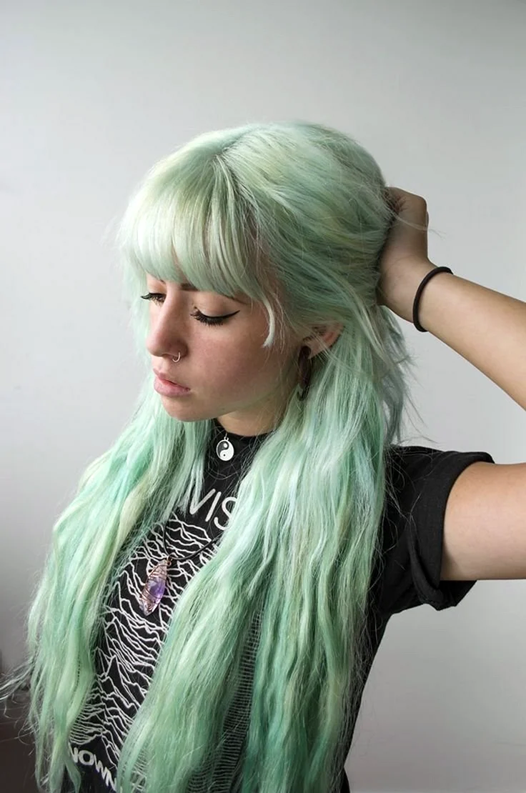 Светло зеленые волосы