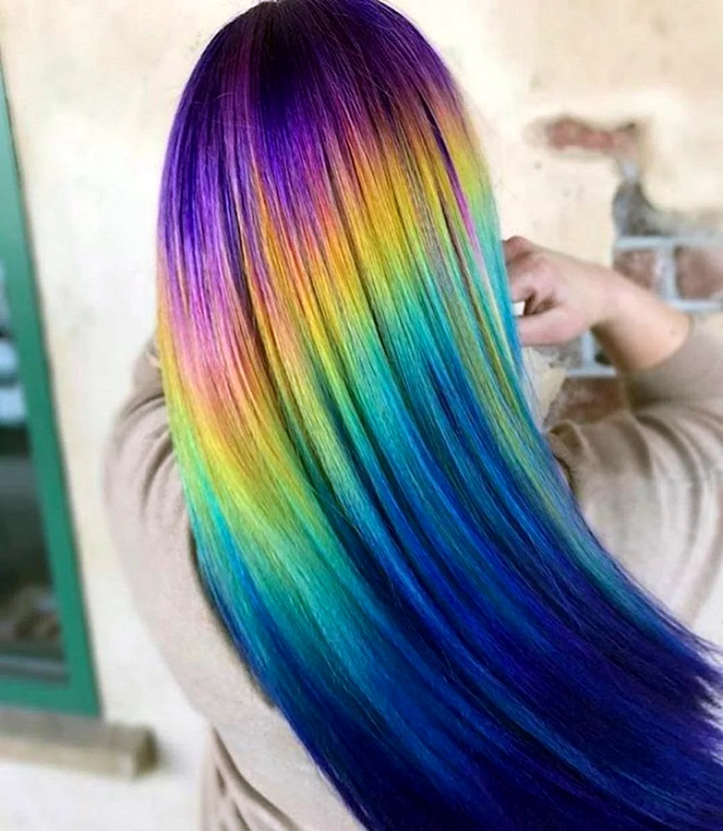 Цветной градиент на волосах