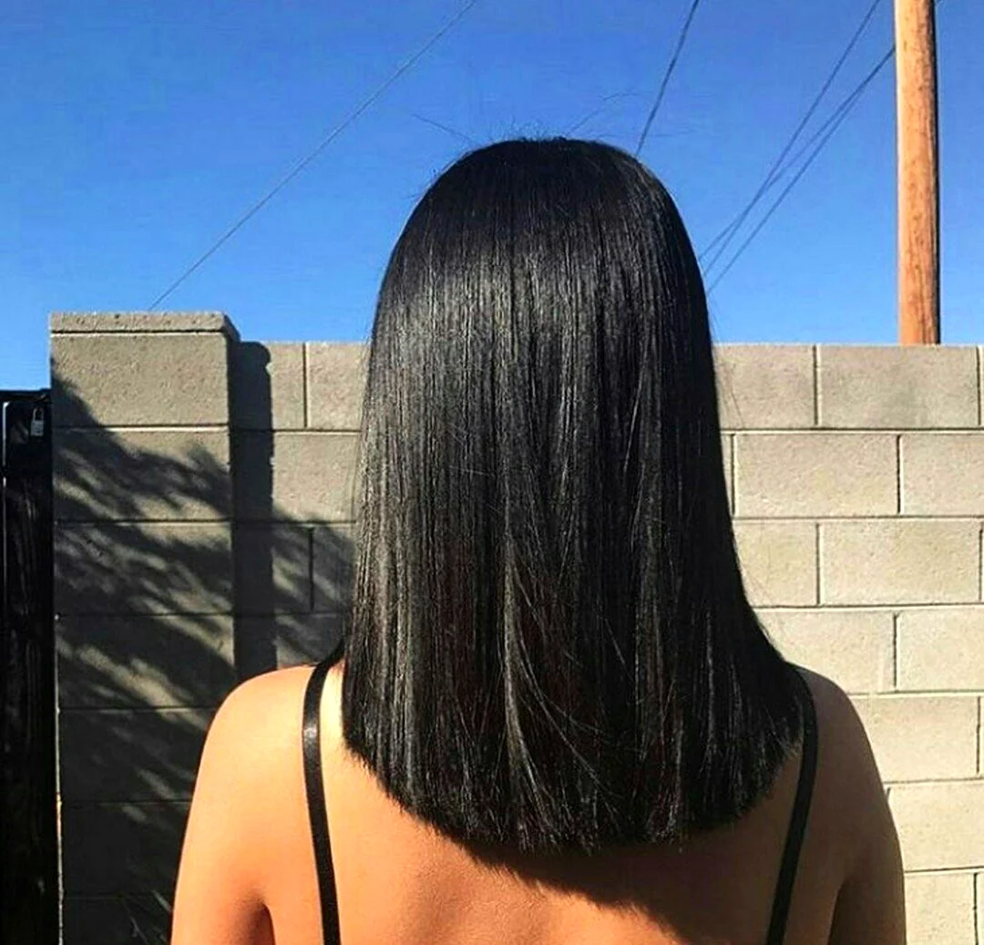 Удлиненное каре на черные волосы