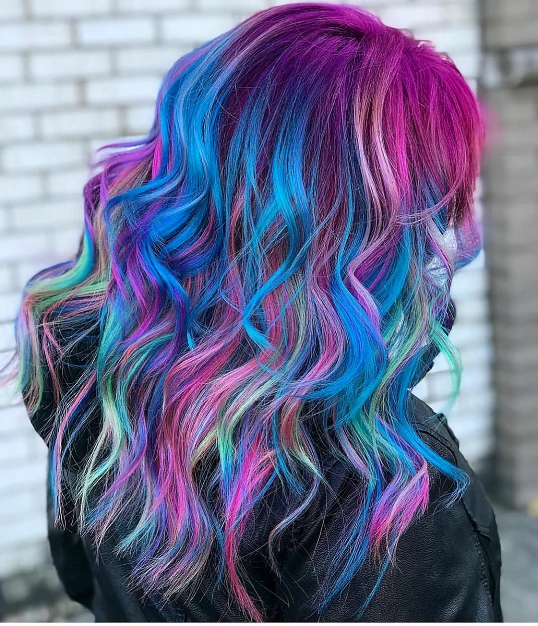 Волосы красивые цвета радуги