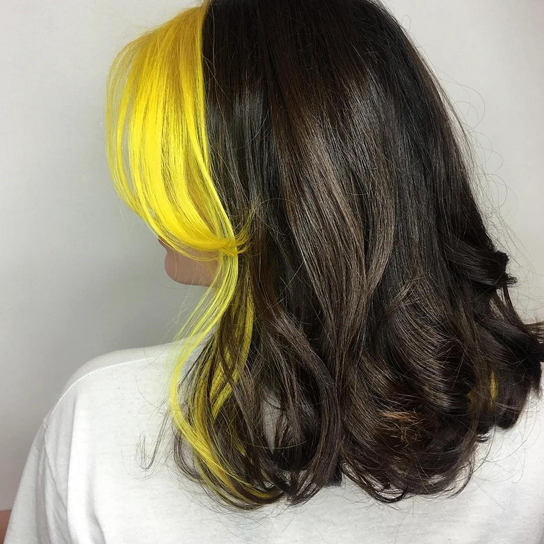 Жёлтые пряди в волосах