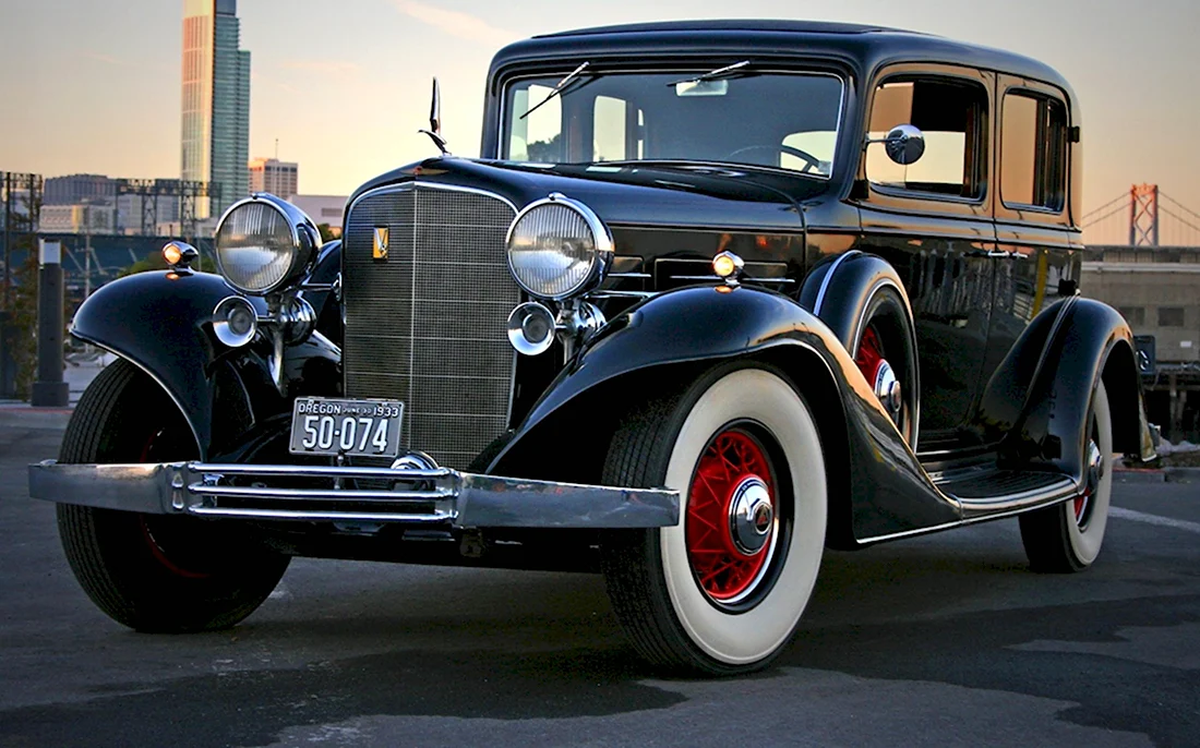 1933 Cadillac Town sedan