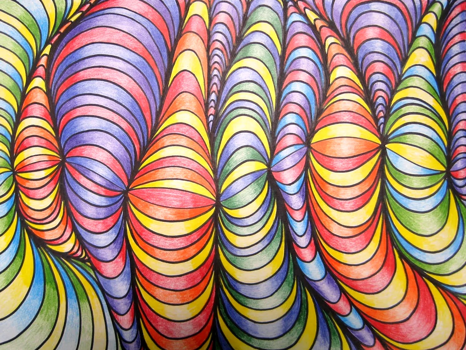 Абстракция цветными карандашами