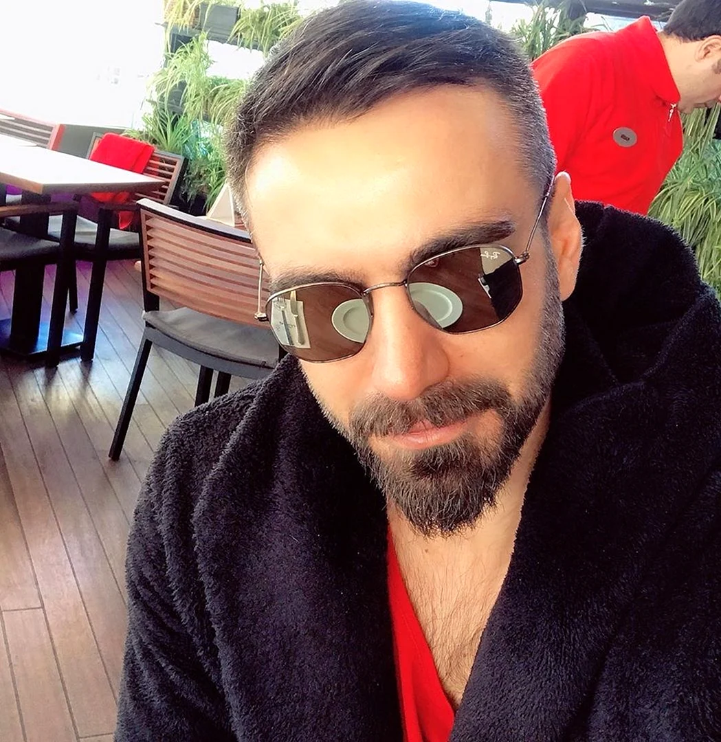 Аднан Коч турецкий актёр
