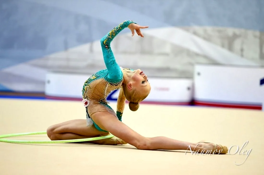 Анастасия Безрукова художественная гимнастика