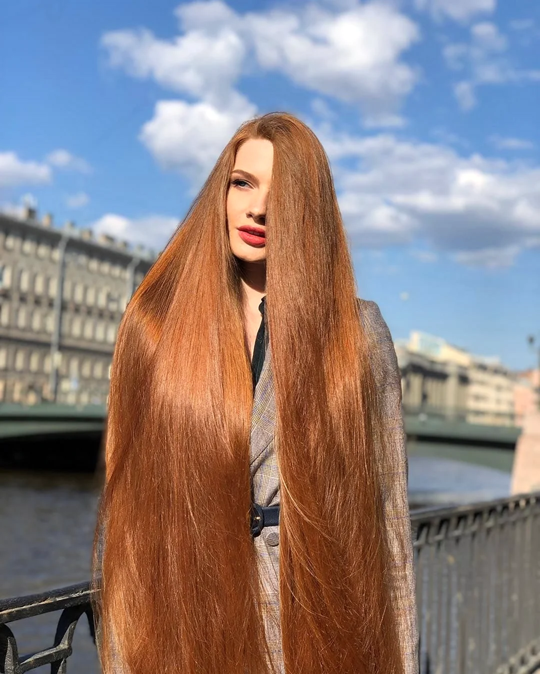 Анастасия Сидорова длинные волосы