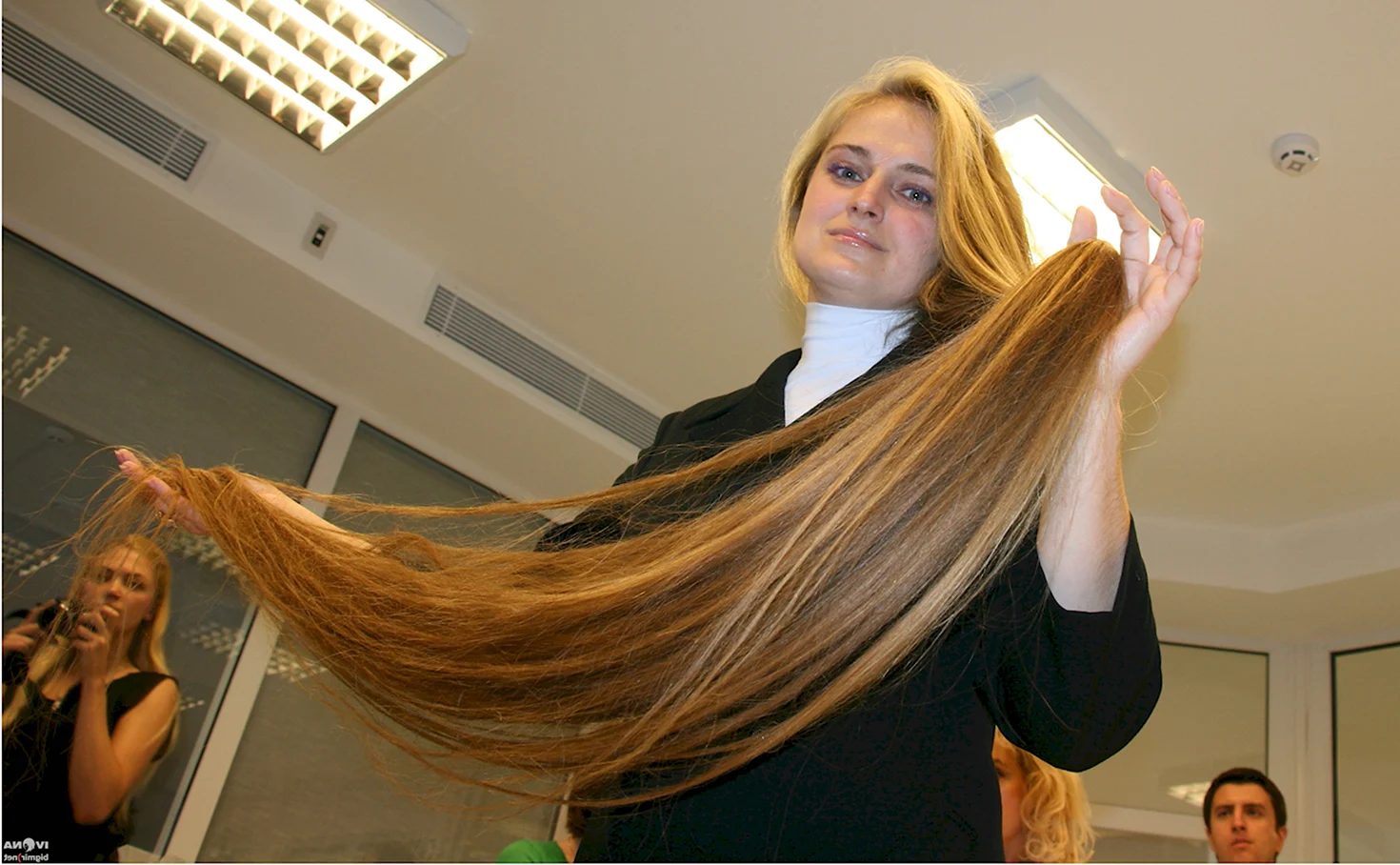 Анна Янко длинные волосы