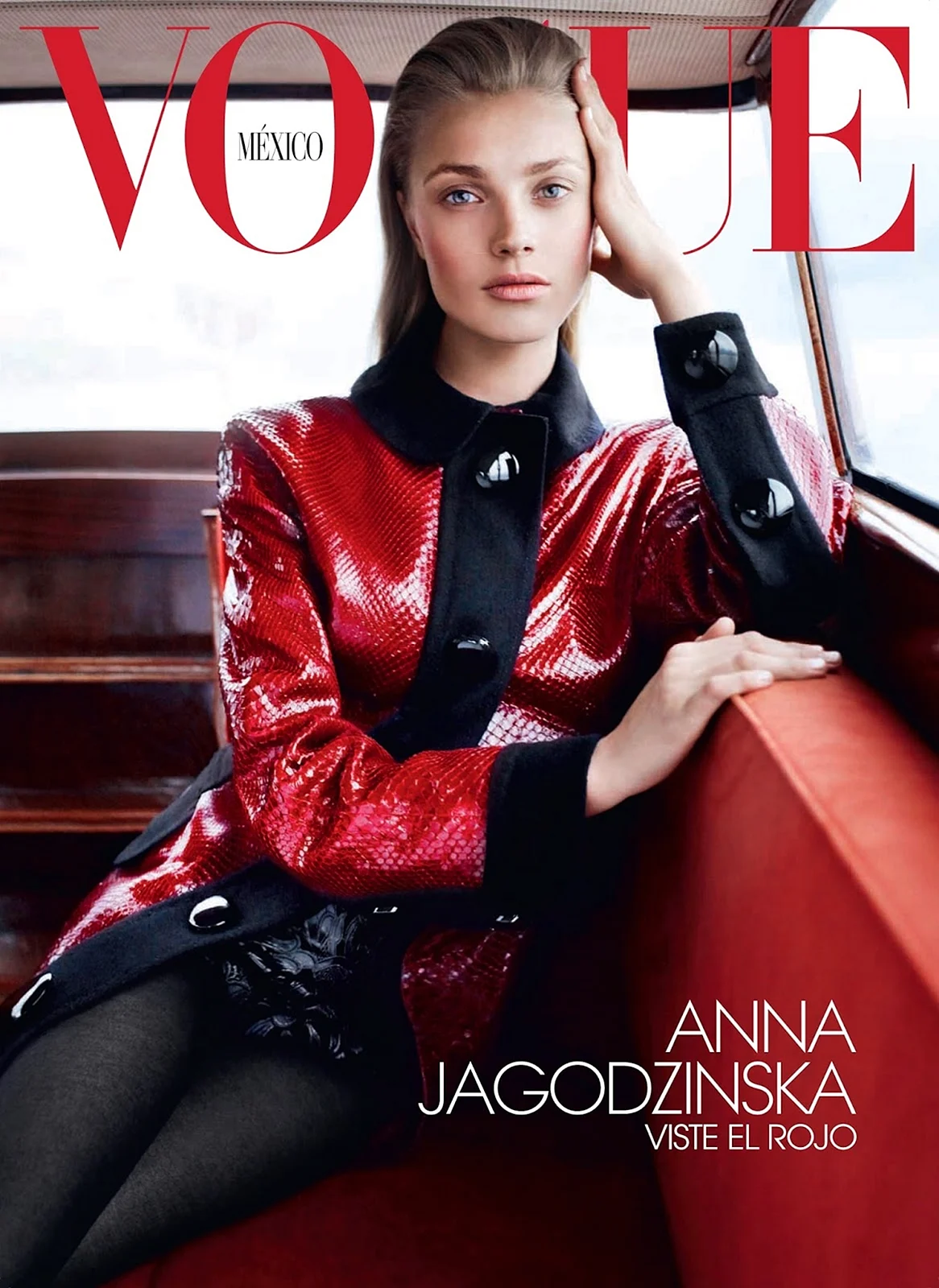 Анна на обложке Vogue