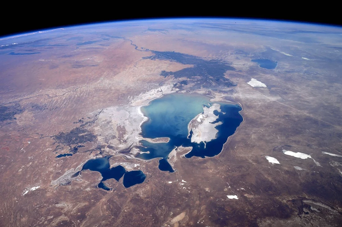 Аральское море космический снимок