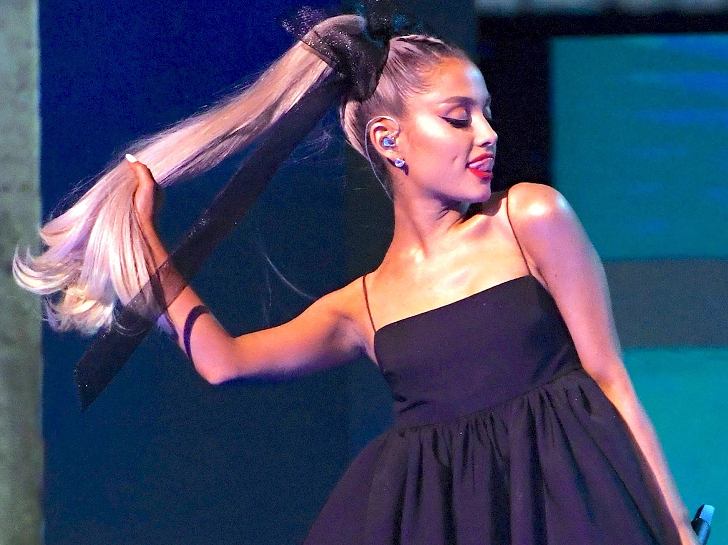 Ariana grande ponytail