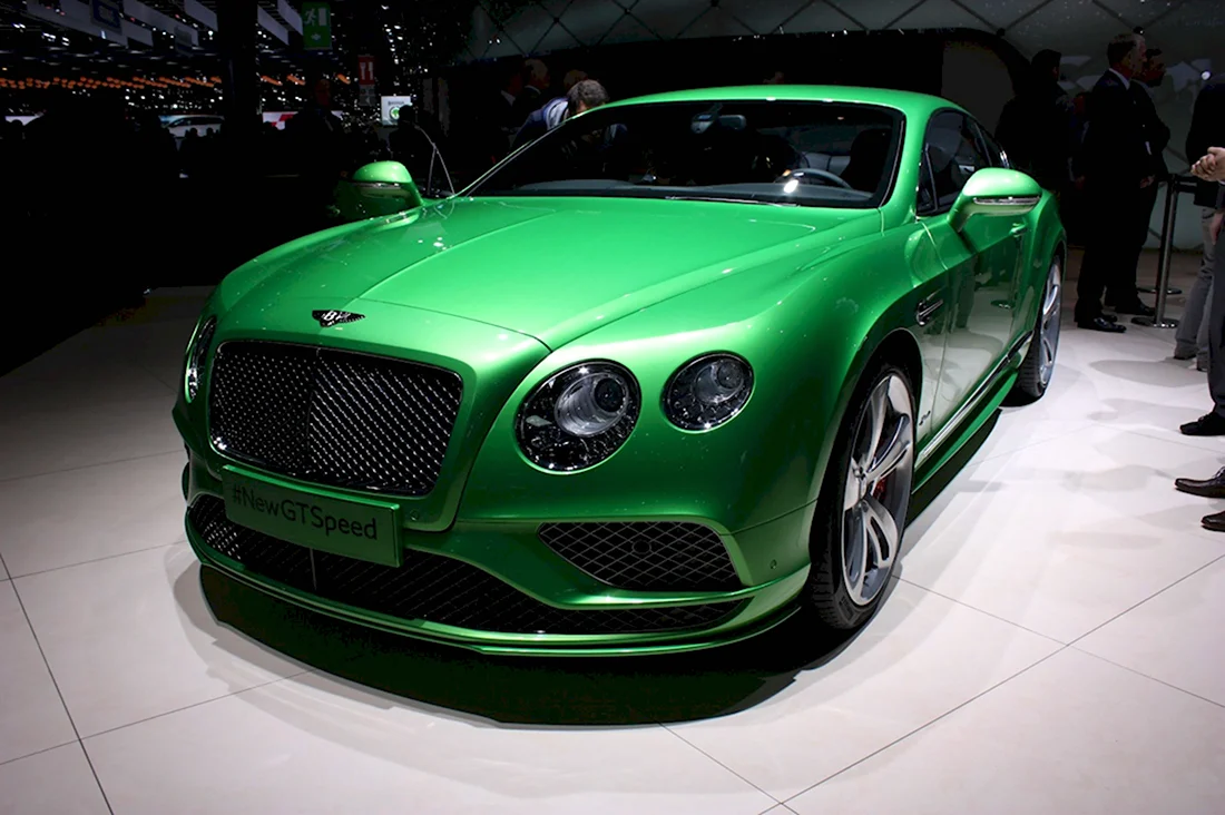 Bentley Continental 2016 зелёная