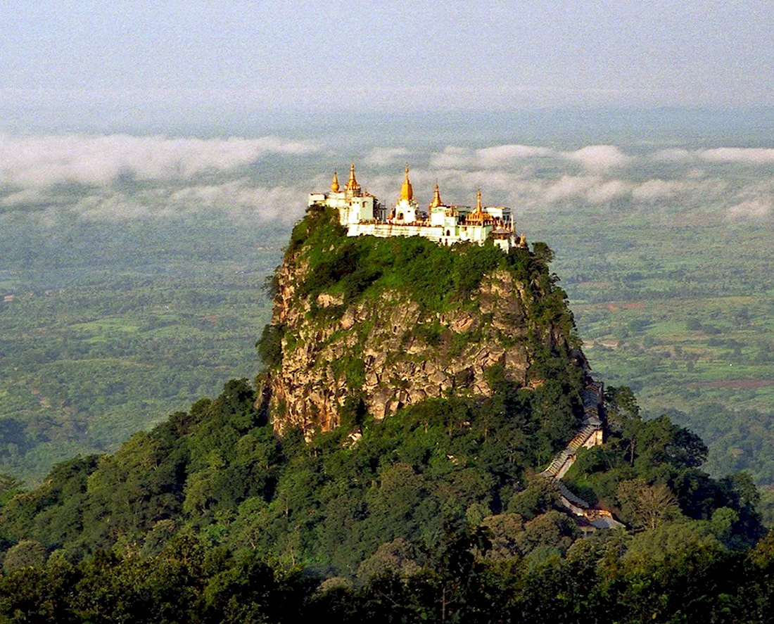 Буддийский монастырь Таунг калат