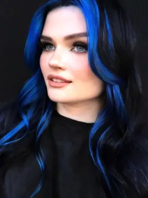 Черно синие волосы