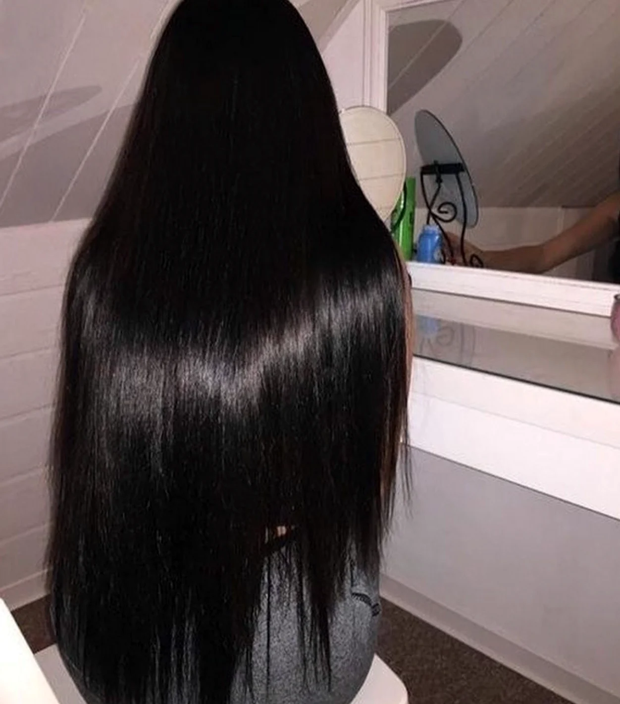 Длинные черные шелковистые волосы