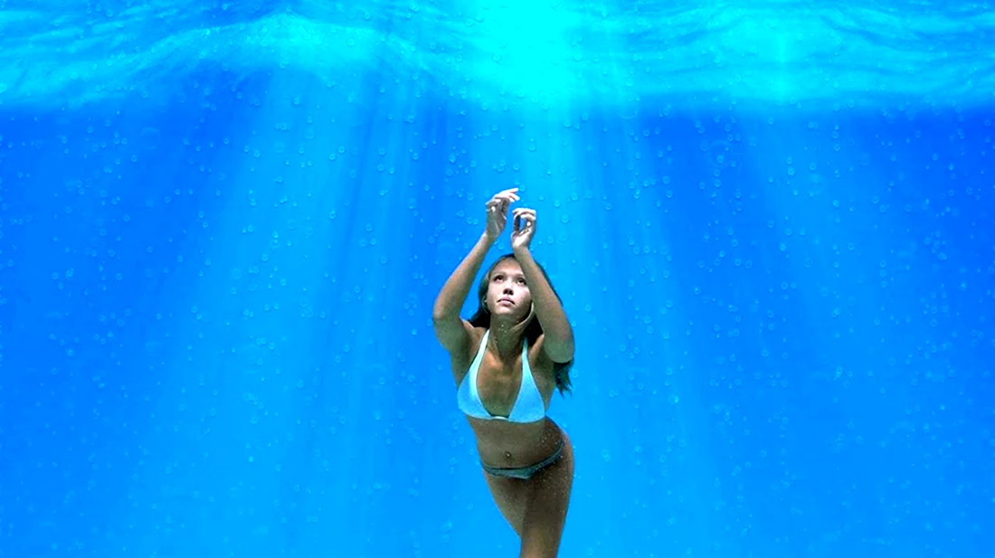 Джессика Альба Underwater