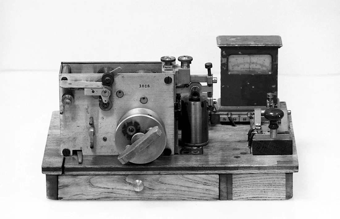 Электромагнитный телеграфный аппарат Морзе