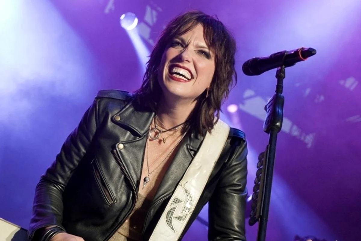 Lzzy hale. Лиззи Хейл. Лиззи Хейл Halestorm. Elizabeth "Lzzy" Hale. Элизабет Мэй «Лиззи» Хейл.