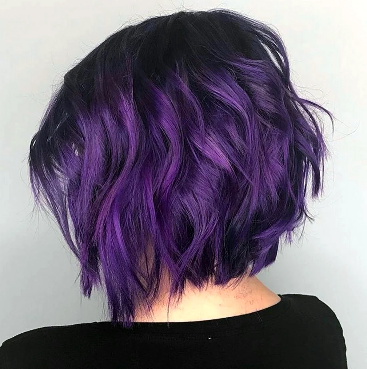 Фиолетовое омбре на короткие волосы
