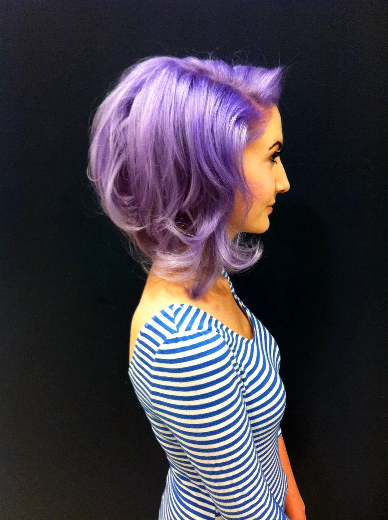 Фиолетовые волосы короткие